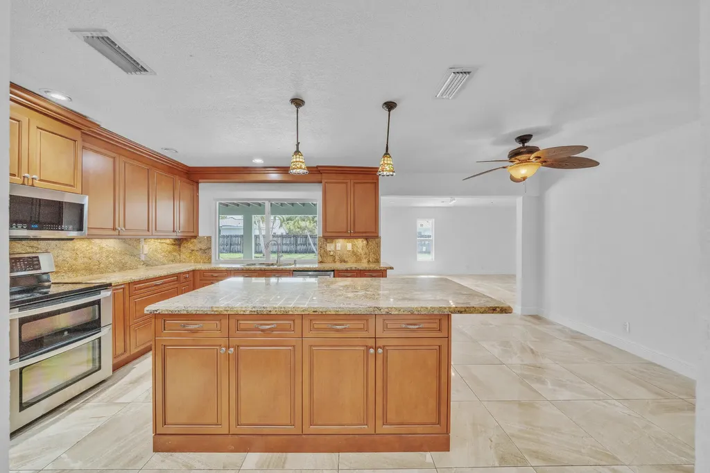1941 SW 73rd Avenue Plantation FL 33317