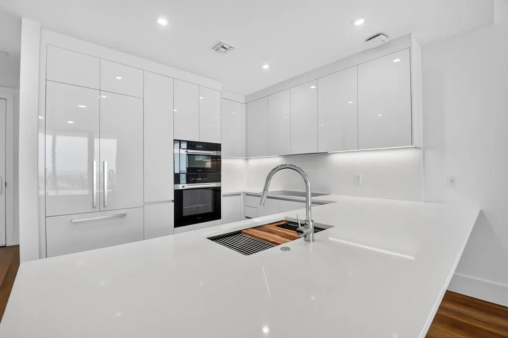 220 Lake Shore Drive West Palm Beach FL 33403