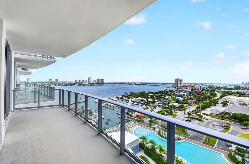 220 Lake Shore Drive West Palm Beach FL 33403