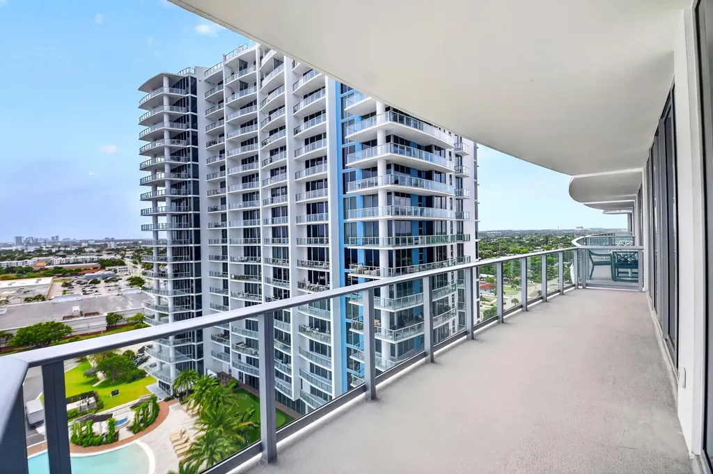 220 Lake Shore Drive West Palm Beach FL 33403