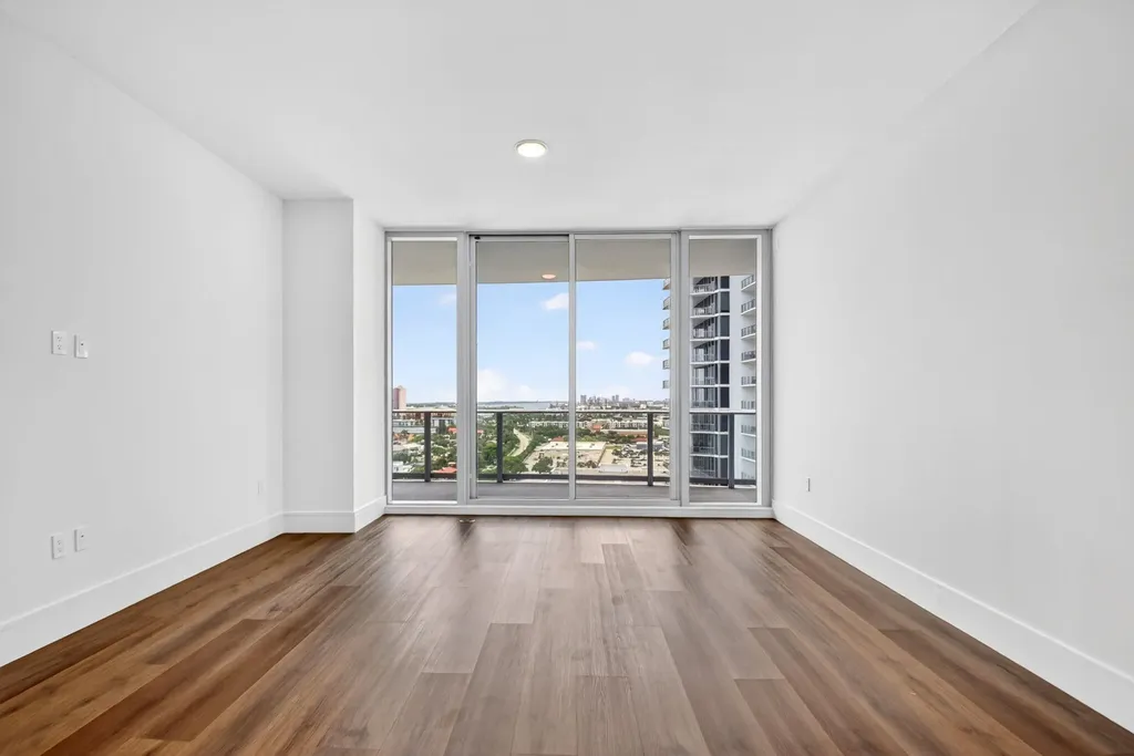 220 Lake Shore Drive West Palm Beach FL 33403