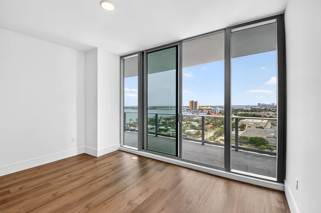 220 Lake Shore Drive West Palm Beach FL 33403