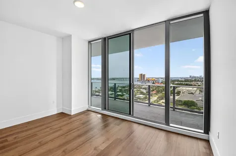 220 Lake Shore Drive West Palm Beach FL 33403