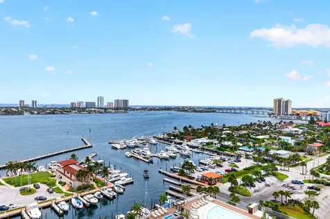 220 Lake Shore Drive West Palm Beach FL 33403