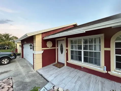 7526 SW 7th Court North Lauderdale FL 33068