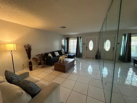 7526 SW 7th Court North Lauderdale FL 33068