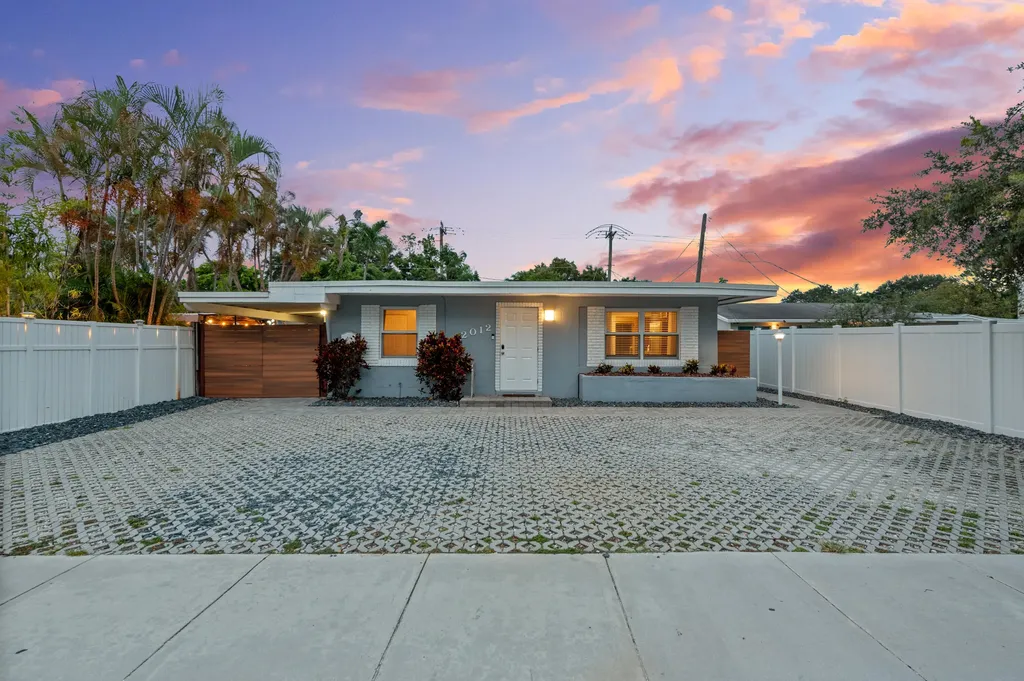 2012 SW 4th Avenue Fort Lauderdale FL 33315