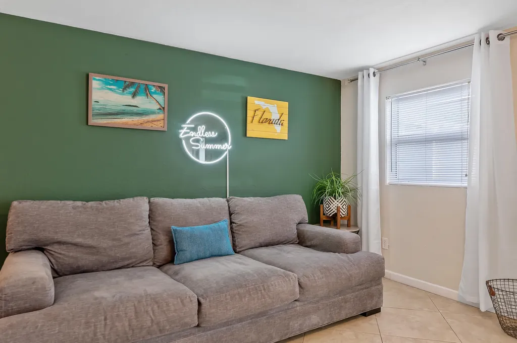 2012 SW 4th Avenue Fort Lauderdale FL 33315