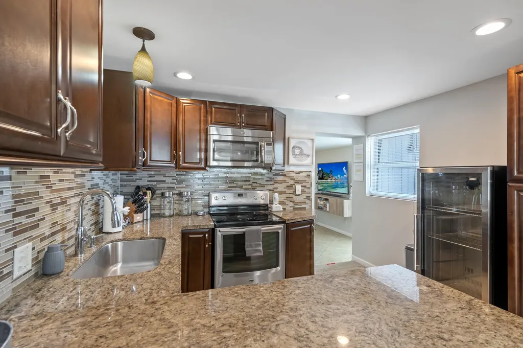 2012 SW 4th Avenue Fort Lauderdale FL 33315