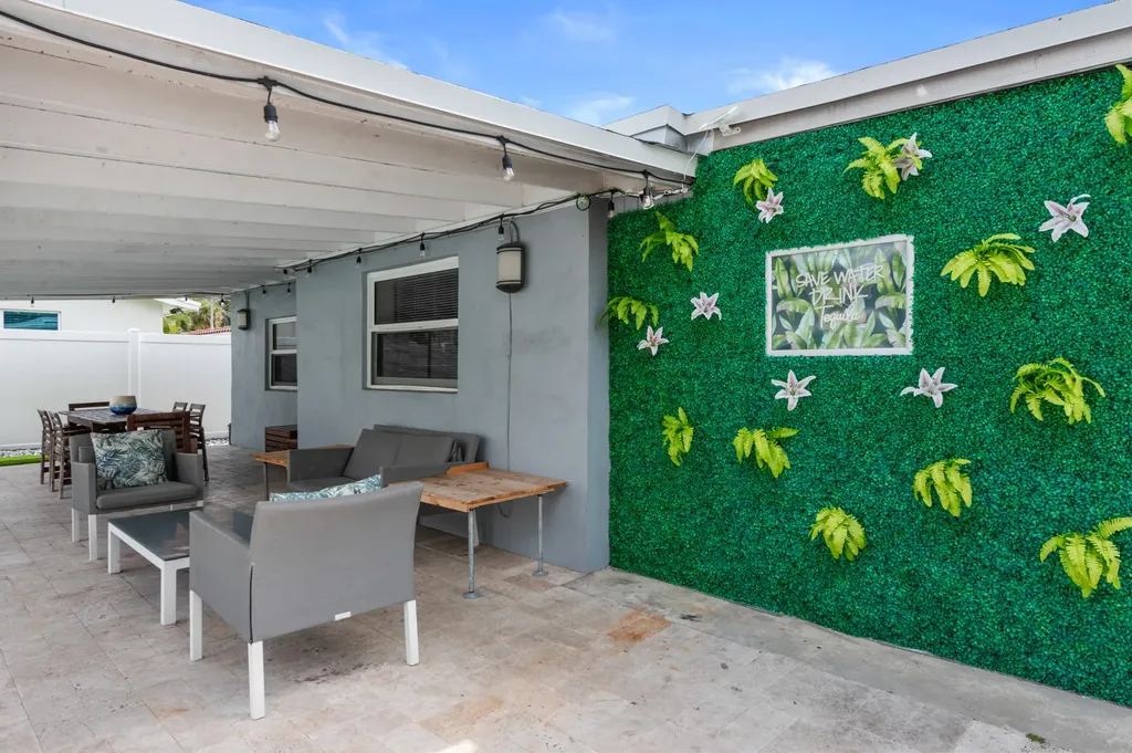 2012 SW 4th Avenue Fort Lauderdale FL 33315