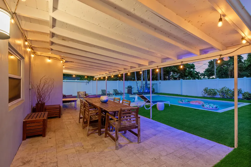 2012 SW 4th Avenue Fort Lauderdale FL 33315