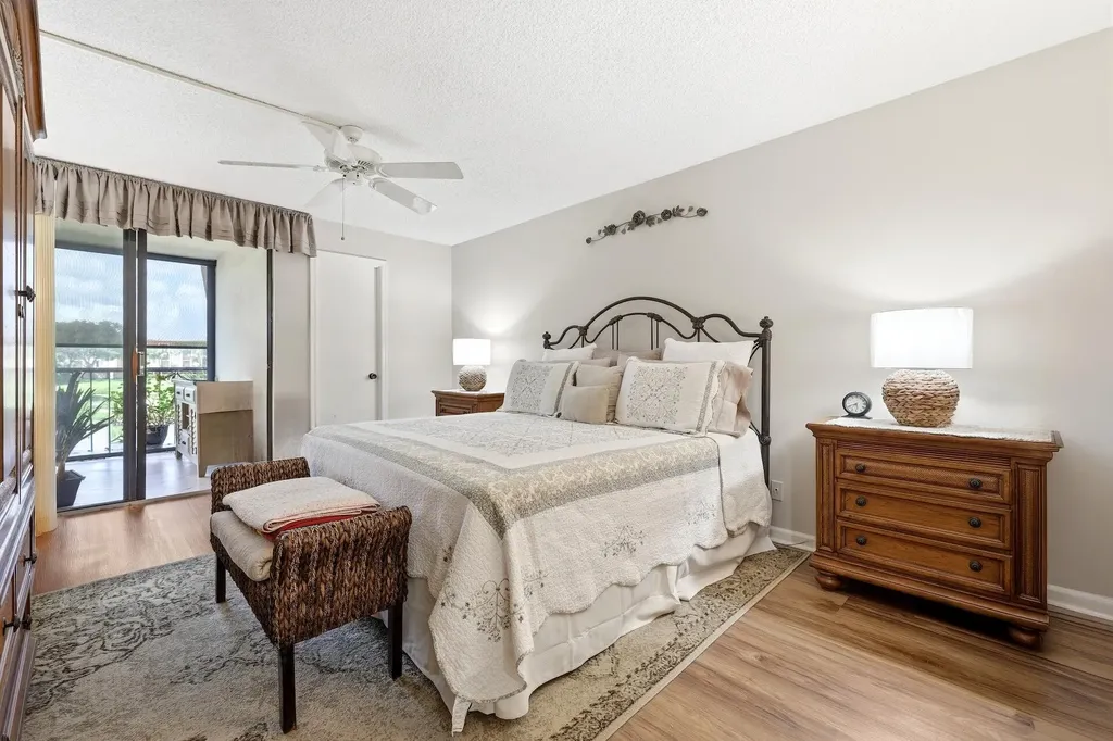 5344 Woodland Lakes Drive Palm Beach Gardens FL 33418
