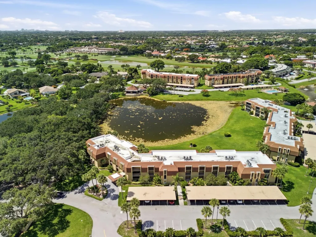 5344 Woodland Lakes Drive Palm Beach Gardens FL 33418