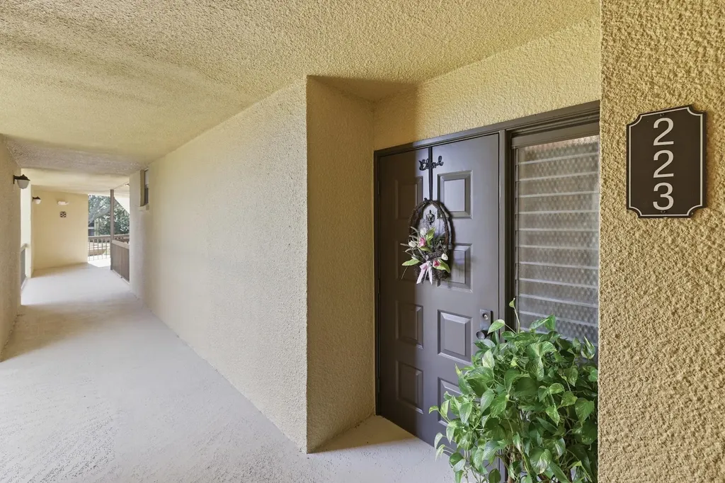 5344 Woodland Lakes Drive Palm Beach Gardens FL 33418
