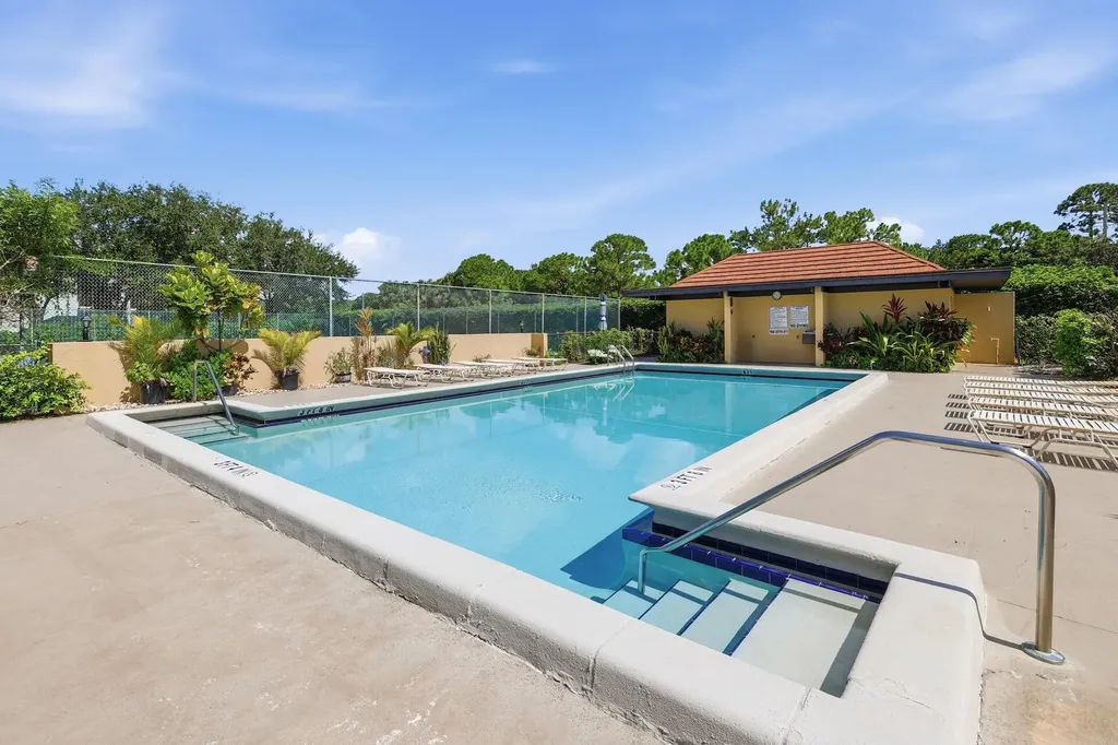 5344 Woodland Lakes Drive Palm Beach Gardens FL 33418