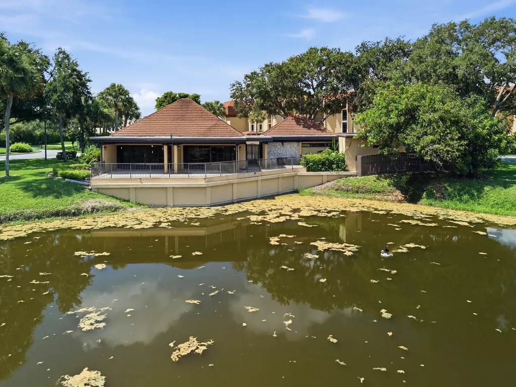 5344 Woodland Lakes Drive Palm Beach Gardens FL 33418