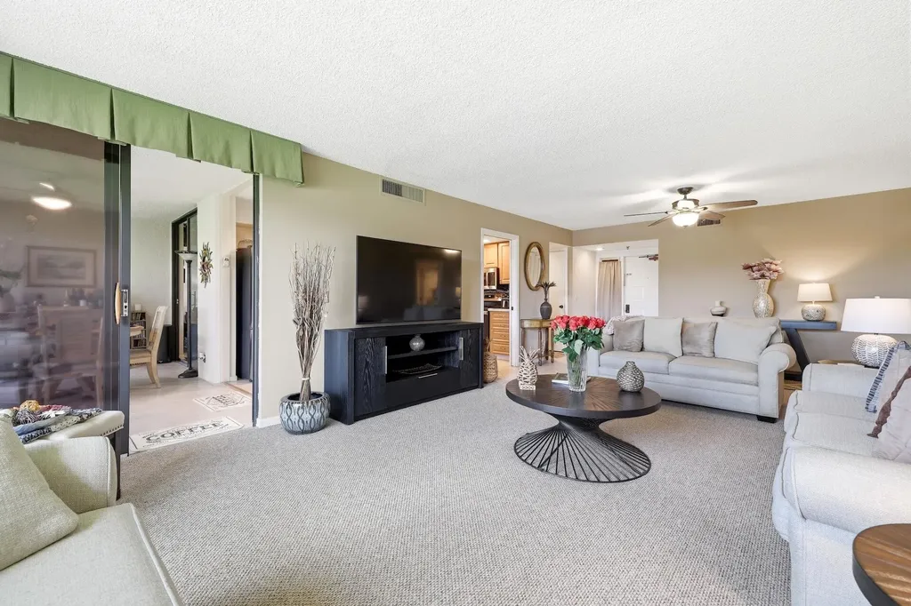 5344 Woodland Lakes Drive Palm Beach Gardens FL 33418