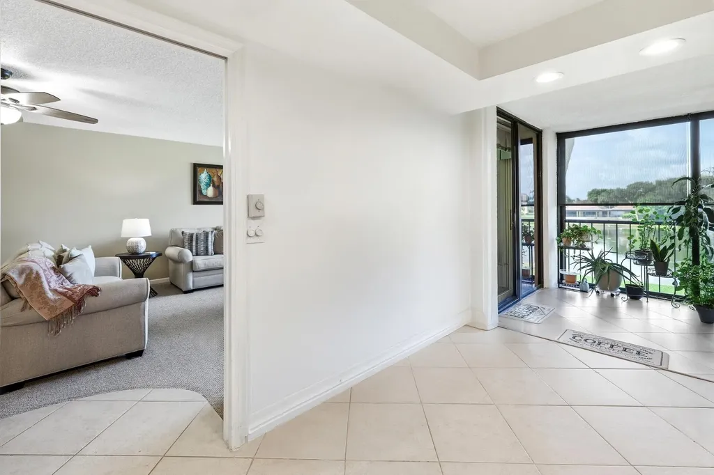 5344 Woodland Lakes Drive Palm Beach Gardens FL 33418