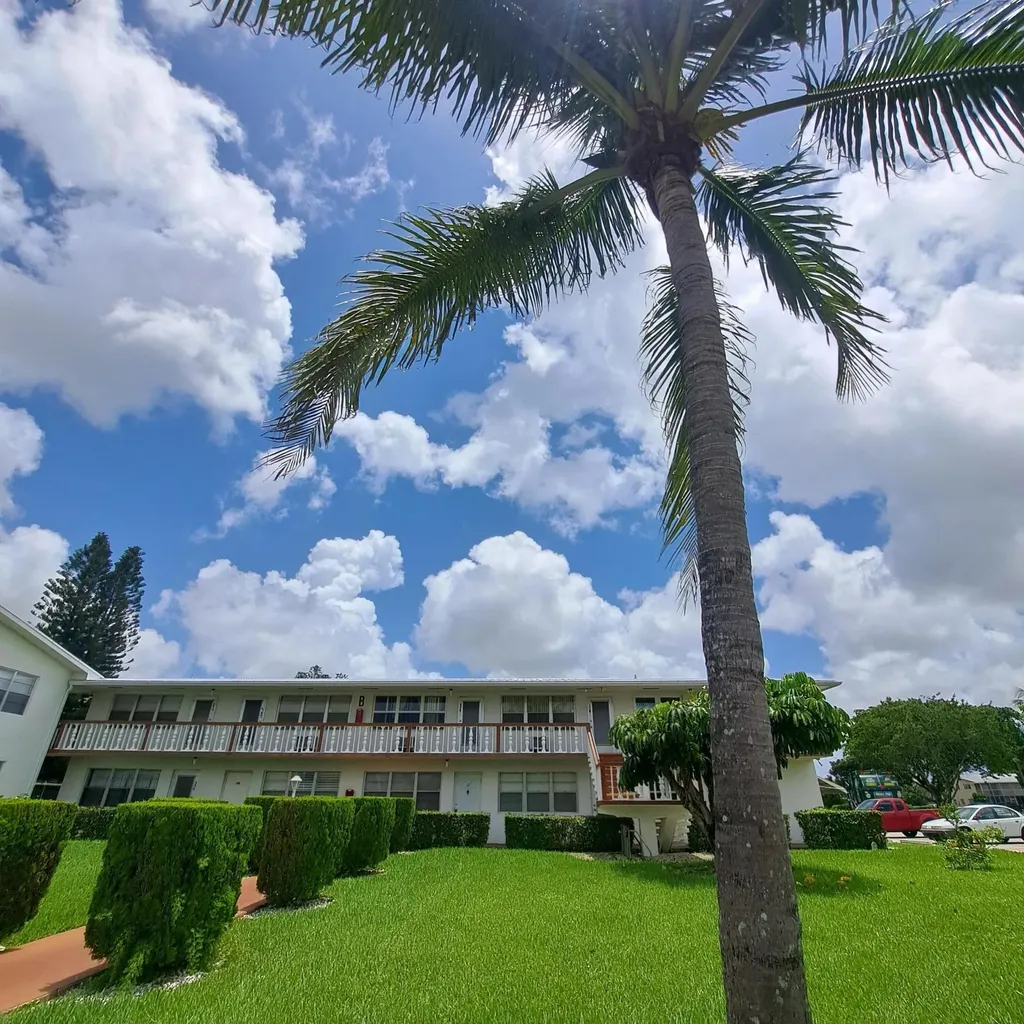 39 Cambridge B West Palm Beach FL 33417
