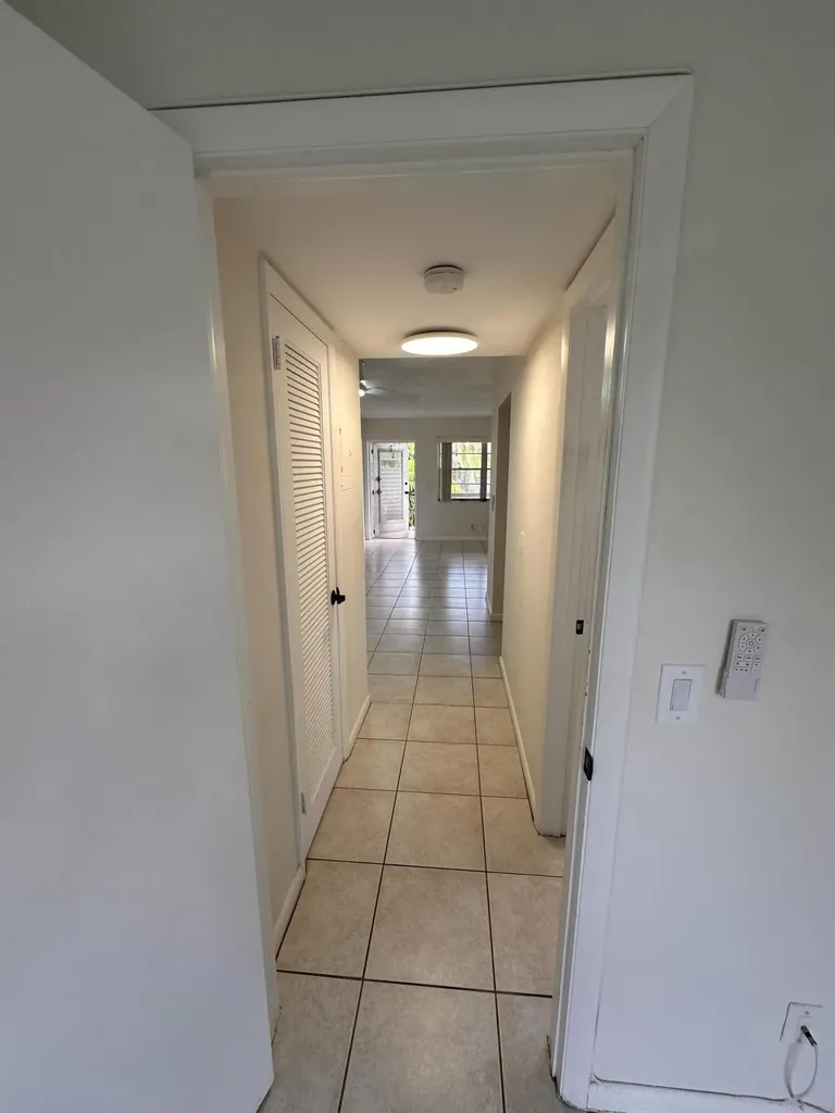 39 Cambridge B West Palm Beach FL 33417