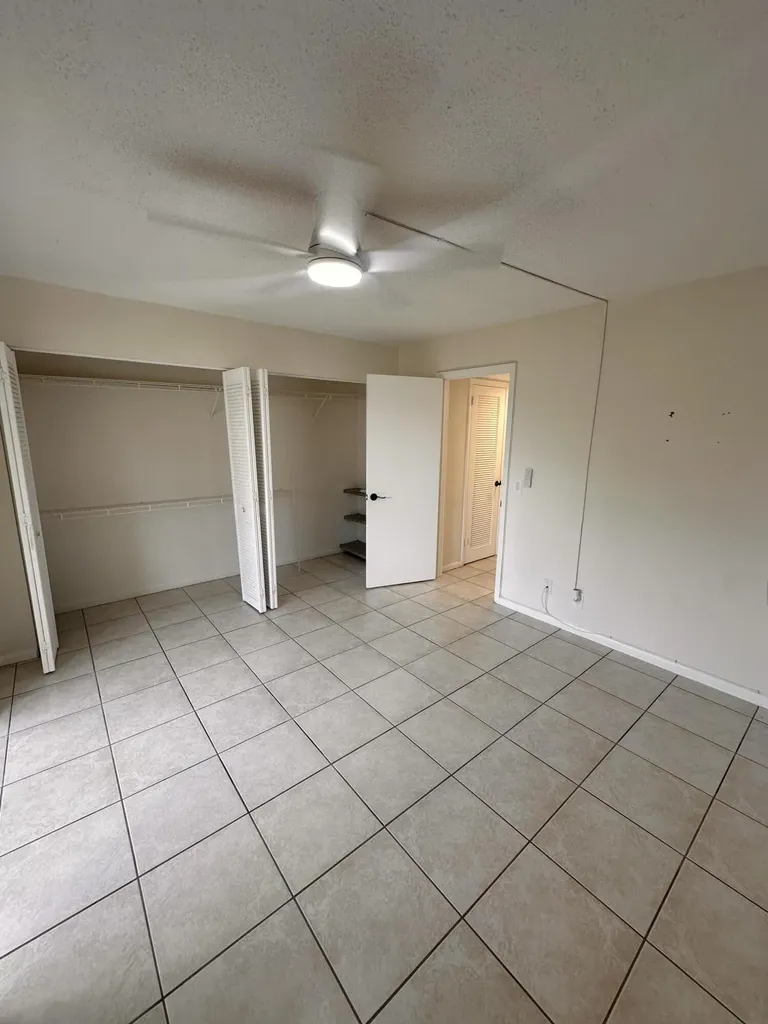 39 Cambridge B West Palm Beach FL 33417