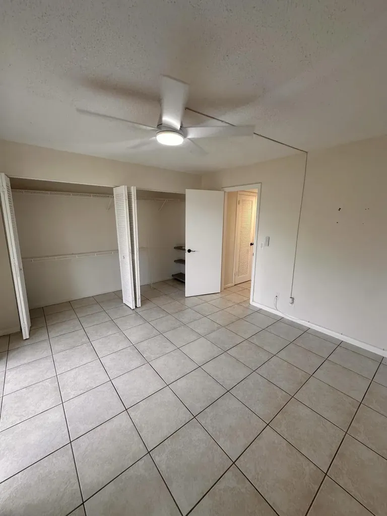 39 Cambridge B West Palm Beach FL 33417