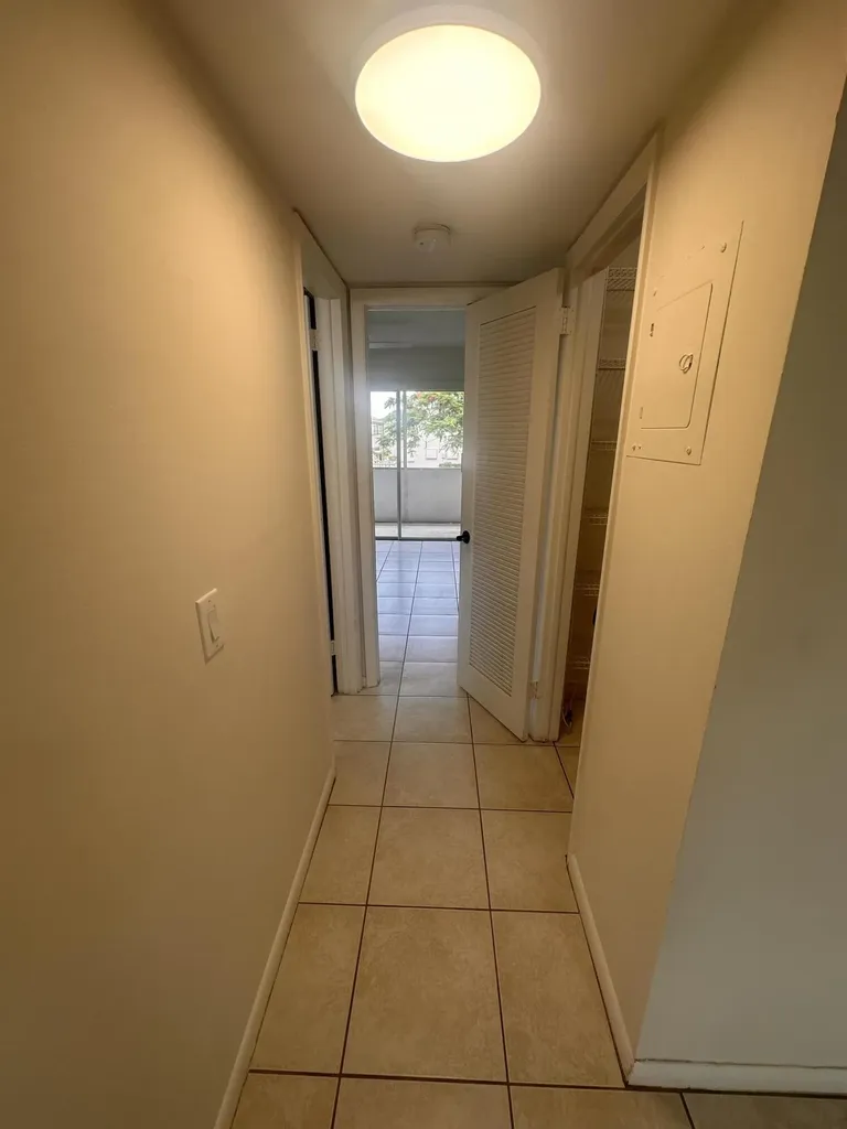39 Cambridge B West Palm Beach FL 33417