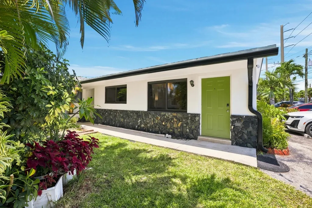 105 SE 2nd Street Dania Beach FL 33004