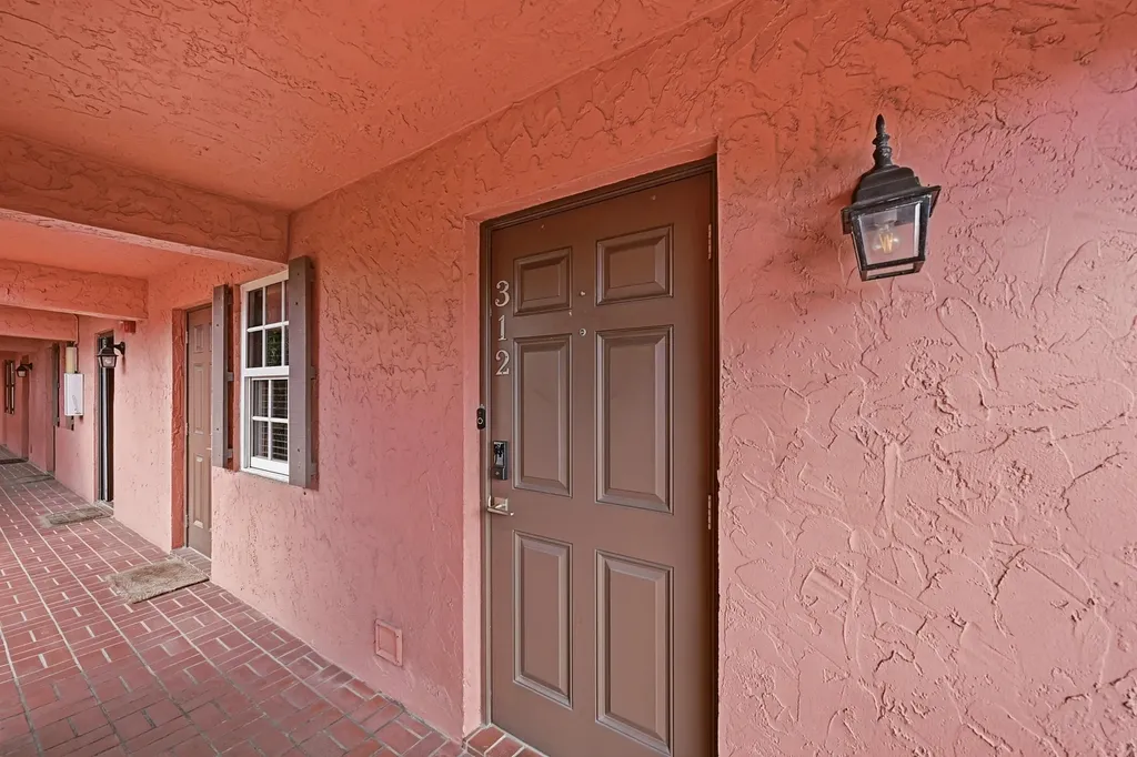 670 Tennis Club Drive Fort Lauderdale FL 33311