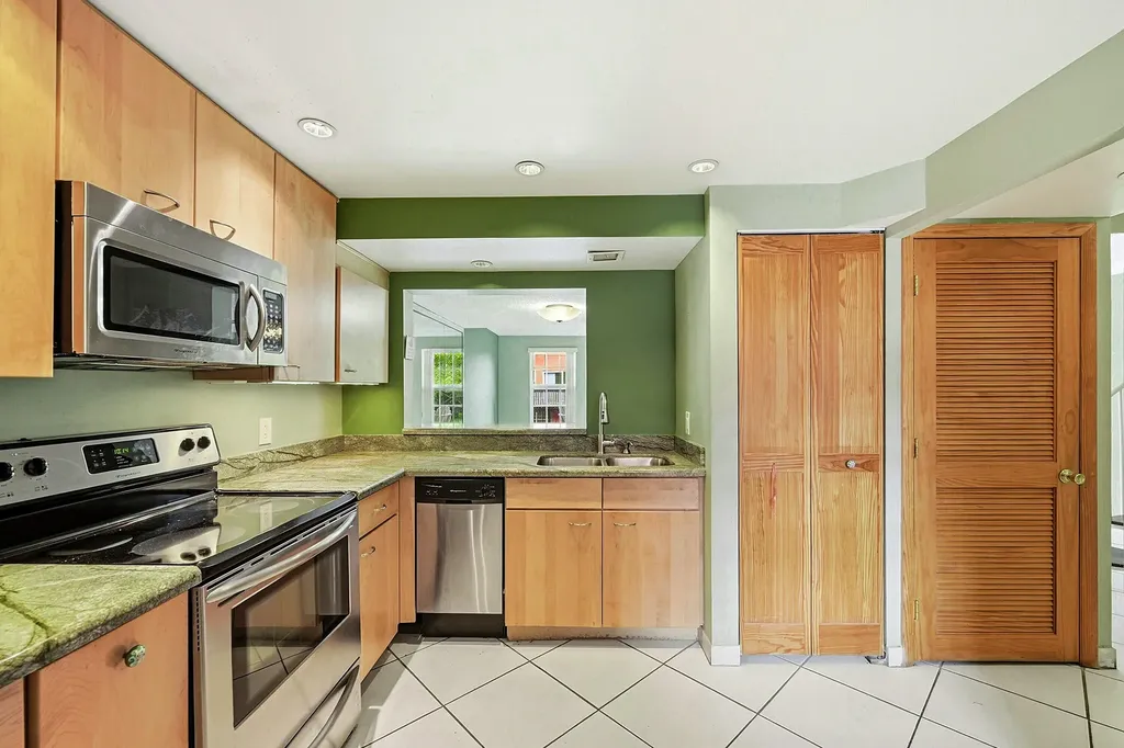 670 Tennis Club Drive Fort Lauderdale FL 33311