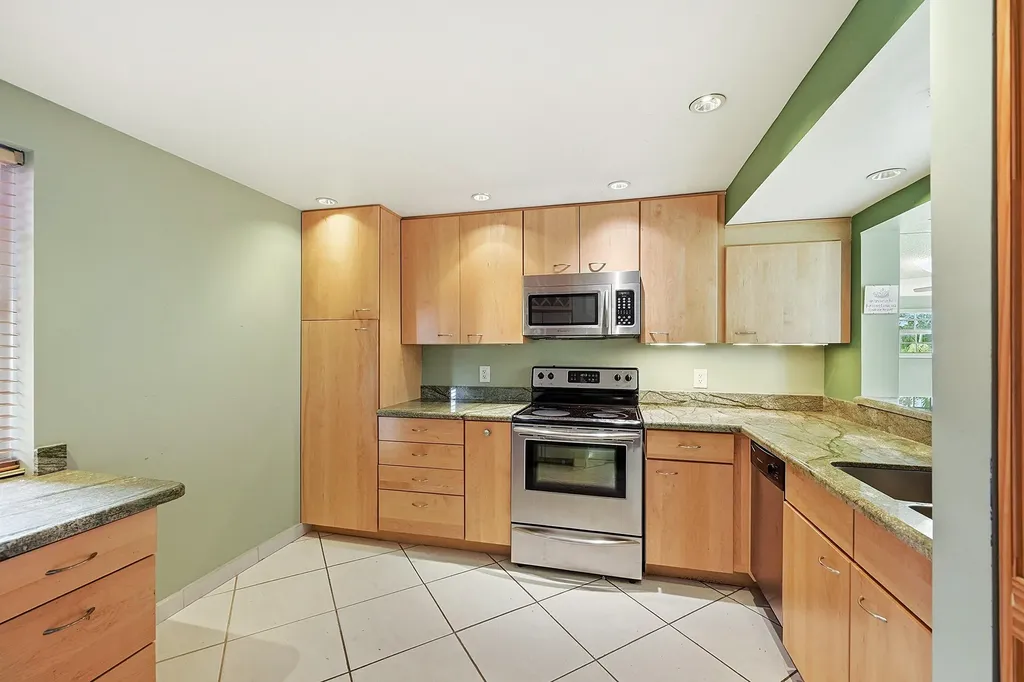 670 Tennis Club Drive Fort Lauderdale FL 33311