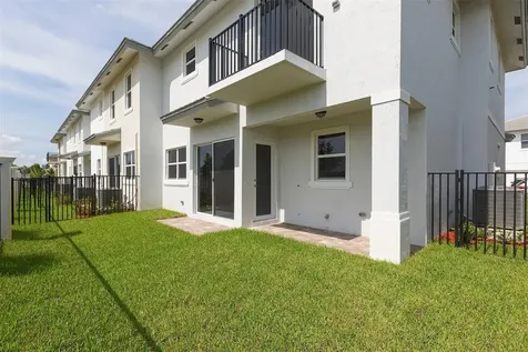 6990 Pines Circle Coconut Creek FL 33073