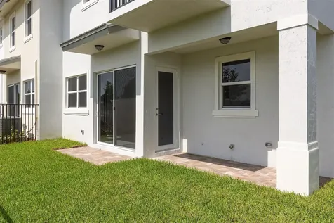 6990 Pines Circle Coconut Creek FL 33073