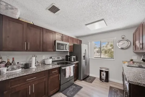 2710 W 60th Place Hialeah FL 33016