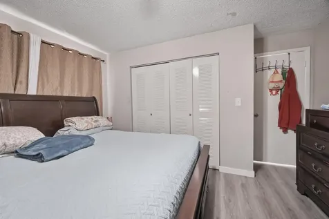 2710 W 60th Place Hialeah FL 33016