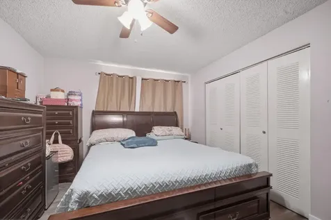 2710 W 60th Place Hialeah FL 33016