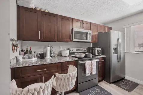 2710 W 60th Place Hialeah FL 33016
