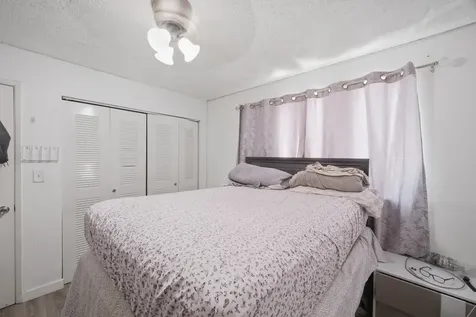 2710 W 60th Place Hialeah FL 33016