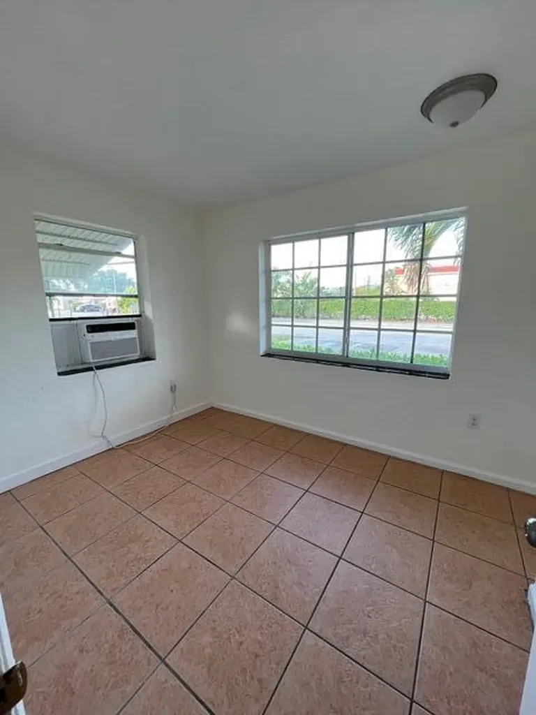 626 S Federal Highway Lake Worth Beach FL