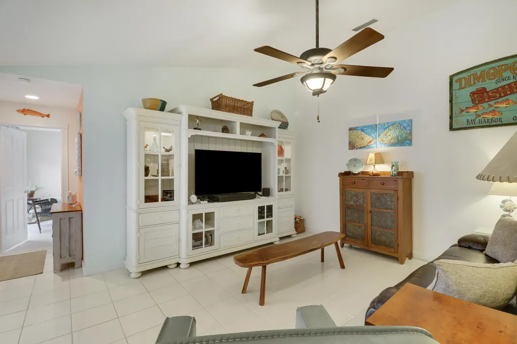 10301 Chapman Oak Court Palm Beach Gardens FL 33410