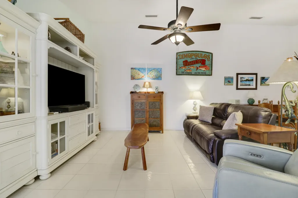 10301 Chapman Oak Court Palm Beach Gardens FL 33410
