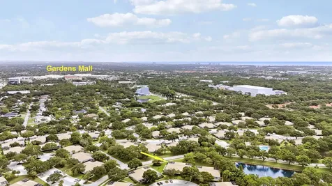 10301 Chapman Oak Court Palm Beach Gardens FL 33410