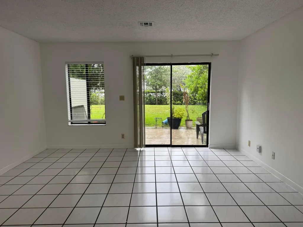 8803-8811 NW 35th Street Coral Springs FL 33065