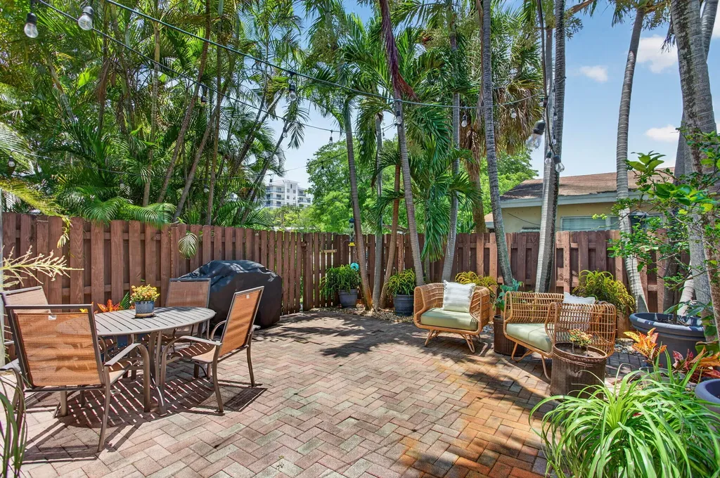 2505 NE 2nd Street Pompano Beach FL 33062