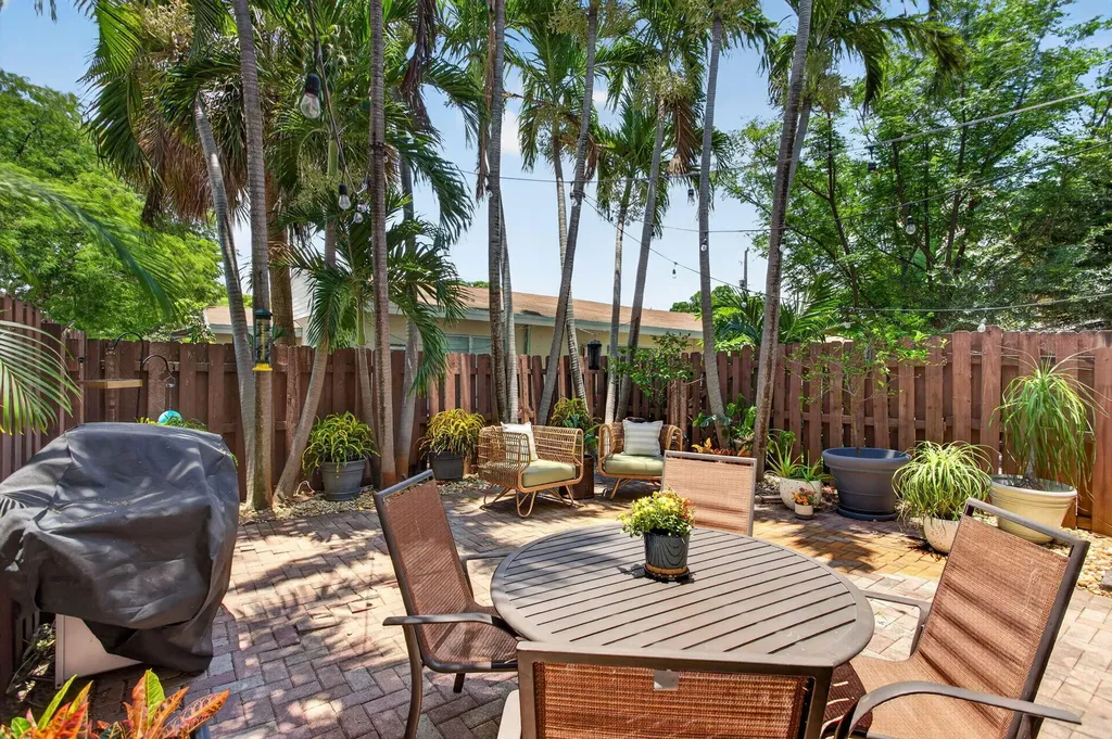 2505 NE 2nd Street Pompano Beach FL 33062