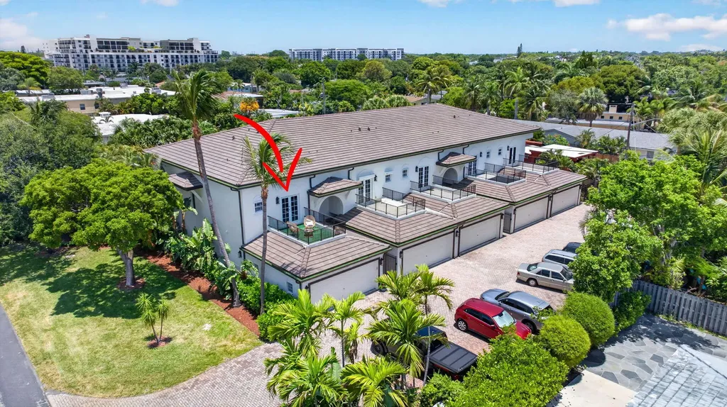 2505 NE 2nd Street Pompano Beach FL 33062