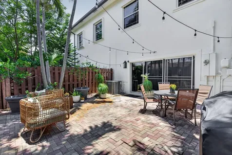 2505 NE 2nd Street Pompano Beach FL 33062