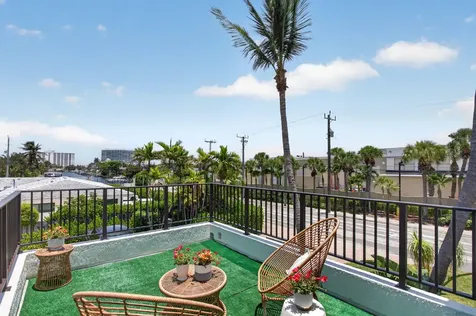 2505 NE 2nd Street Pompano Beach FL 33062