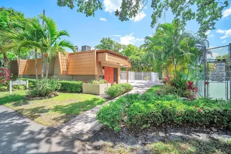 740 E Coco Plum Circle Plantation FL 33324