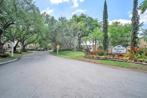 740 E Coco Plum Circle Plantation FL 33324